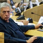 Δεν παραδίδει την έδρα ο Κούλογλου – Πηγές ΣΥΡΙΖΑ: «Αμφισβητούσε και τον Τσίπρα»