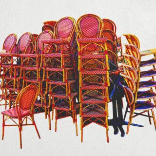 Μετά τις ομπρελοξαπλώστρες, σειρά έχουν τα τραπεζοκαθίσματα