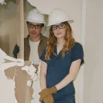 Η Έμα Στόουν και ο Νέιθαν Φίλντερ πρωταγωνιστούν στη νέα σειρά μυστηρίου «The Curse» [TRAILER]