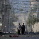 Το Ισραήλ ορκίζεται να «καταστρέψει» τη Χαμάς και συνεχίζει να σφυροκοπά τη Γάζα