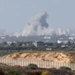 Η Χαμάς απελευθέρωσε άλλους δύο ομήρους – Συνεχίζονται οι βομβαρδισμοί στη Γάζα