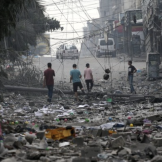 «Η συλλογική τιμωρία είναι έγκλημα πολέμου»: Έκκληση του ΟΗΕ για συνεχή παροχή βοήθειας στην Γάζα
