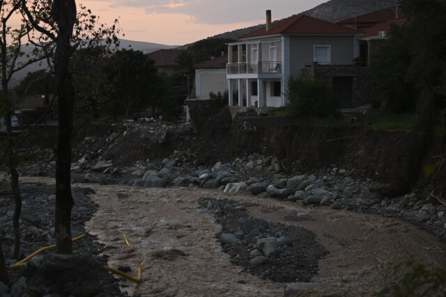 Άνοιξαν τα περισσότερα σχολεία στην πόλη του Βόλου – Συνεχίζονται τα προβλήματα στην ευρύτερη περιοχή