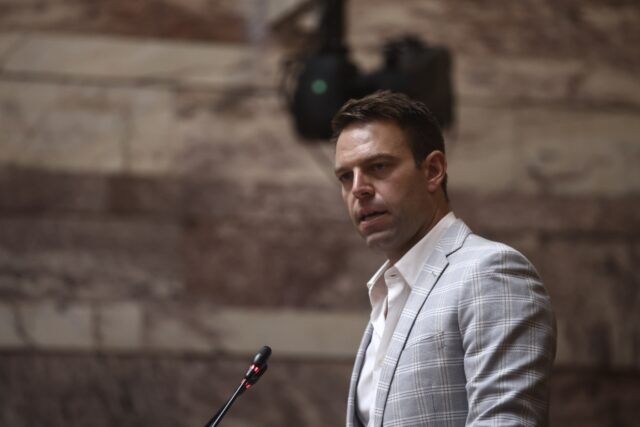 Κασσελάκης: Δεσμευόμαστε στους ελεύθερους επαγγελματίες ότι μέχρι 10.000 ευρώ ο φόρος τους θα είναι μηδέν