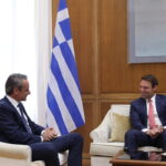 Συνάντηση Μητσοτάκη – Κασσελάκη στην Βουλή