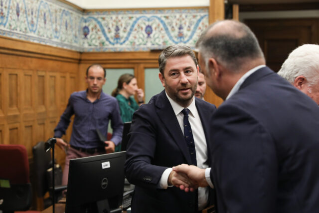 Ν. Ανδρουλάκης: Ο οριζόντιος φόρος της κυβέρνησης είναι «χάδι» για τους μεγάλους φοροφυγάδες και βάρος για τους αδύναμους ελεύθερους επαγγελματίες