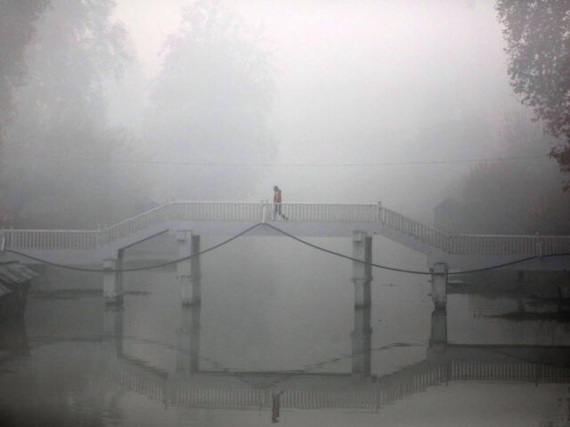 Η πιο κρύα νύχτα του Νοεμβρίου κρύβεται στην πυκνή ομίχλη του Κασμίρ