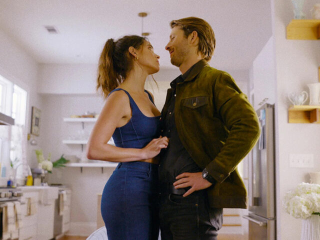 Ο Ρίτσαρντ Λινκλέιτερ ξέρει ότι το Hit Man είναι όντως η πιο διασκεδαστική ταινία της χρονιάς