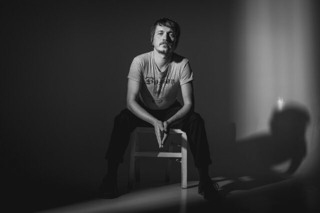 “Gimme A Hand”: Ο Moa Bones παρουσιάζει το νέο του άλμπουμ στη σκηνή του Arch Live Stage