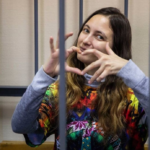 Ρωσίδα καλλιτέχνιδα καταδικάστηκε σε επτά χρόνια φυλάκιση για διαμαρτυρία κατά του πολέμου στην Ουκρανία