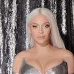 Έξαλλη η μητέρα της Beyonce για τα «ρατσιστικά σχόλια» που δέχθηκε η κόρη της