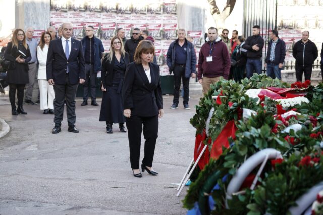 Επέτειος Πολυτεχνείου: Κατέθεσε στεφάνι η Πρόεδρος της Δημοκρατίας