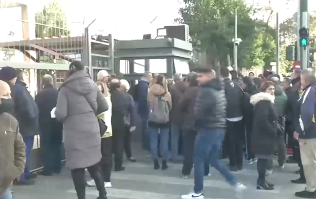 Αποκλεισμός της Πέτρου Ράλλη από συγγενείς των 424 προσαχθέντων – Ένταση με την αστυνομία