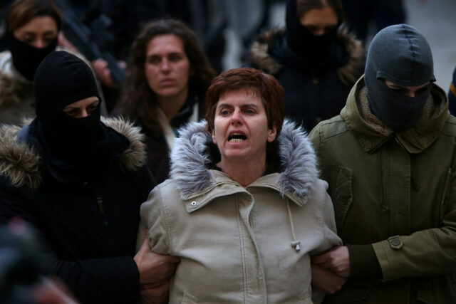 «Θέλουν να με κλείσουν ξανά στη φυλακή»: Έφεση κατά της αποφυλάκισης της Πόλας Ρούπα