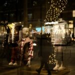 Επιστρέφει και πάλι από σήμερα το εορταστικό ωράριο στα καταστήματα