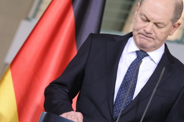 Περικοπές προκειμένου να κλείσει «τρύπα» των 17 δισεκατομμυρίων ανακοίνωσε η Γερμανία