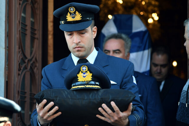 Το «τελευταίο αντίο» στον επισμηναγό Επαμεινώνδα Κωστέα