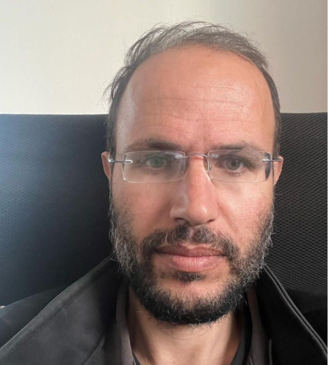 Σκοτώθηκε σε ισραηλινό βομβαρδισμό ο Παλαιστίνιος ποιητής Ρεφαάτ Αλαρίρ