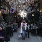 Σε ισχύ από σήμερα το εορταστικό ωράριο