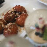 Καλάθι των Χριστουγέννων: Εκτός τελικά κουραμπιέδες και μελομακάρονα