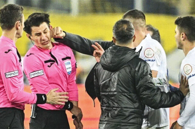 Ο πρόεδρος της Ανκαραγκιουτσού γρονθοκόπησε διαιτητή – Αναβλήθηκαν επ’ αόριστον όλοι οι ποδοσφαιρικοί αγώνες