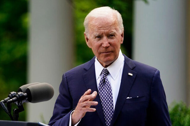 Οριακό προβάδισμα Μπάιντεν έναντι του Τραμπ σε νέα δημοσκόπηση