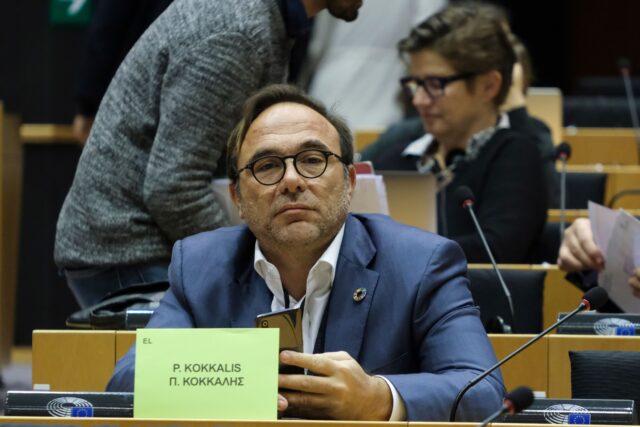 Στην ευρωομάδα των «Πρασίνων» προσχώρησε ο Πέτρος Κόκκαλης