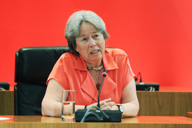 ΣΥΡΙΖΑ: Διαγράφεται από την Κοινοβουλευτική Ομάδα η Αθηνά Λινού