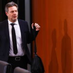 Γερμανία: Οργισμένοι αγρότες απέκλεισαν τον υπουργό Οικονομίας σε ένα οχηματαγωγό