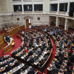 Τροπολογία του Υπουργείου Υγείας φέρνει ξανά στη Βουλή τη ρύθμιση για την είσοδο ιδιωτών γιατρών στο ΕΣΥ