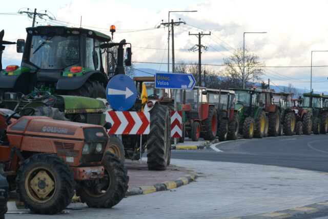 Αγρoτικά μπλόκα από σήμερα σε εθνικές και επαρχιακές οδούς