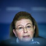 «Εξαιρετικά κακής ποιότητας μυθοπλασία» – Η Μενδώνη κατακεραυνώνει τον Μ. Αλέξανδρο στο Netflix