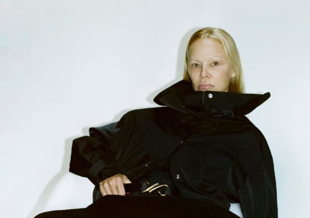 Νέα εντυπωσιακή φωτογράφιση της Πάμελα Άντερσον χωρίς μακιγιάζ