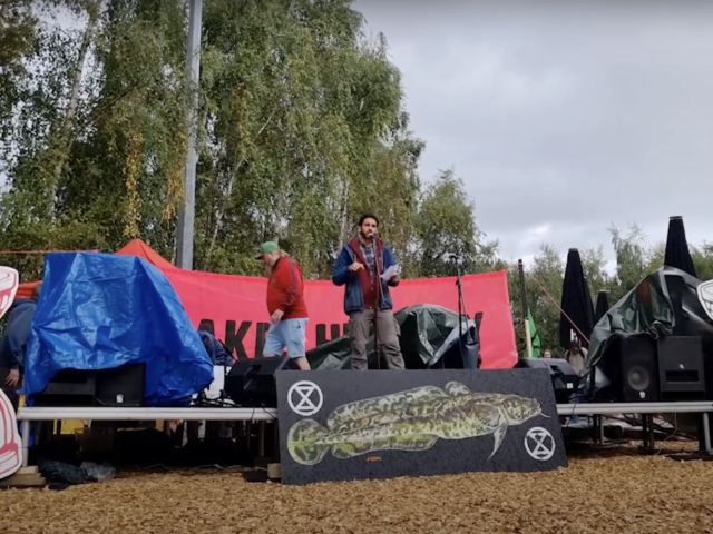 O Αγησίλαος και η Αναστασία υπερασπίζονται το περιβάλλον με προσωπικό τίμημα – ακόμη και φυλάκιση