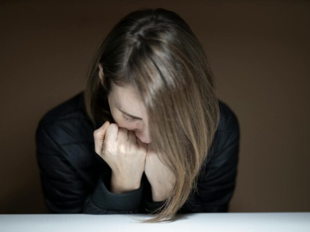 Σύμη: 30χρονος προσπάθησε να βιάσει 32χρονη σε καφετέρια – Επιτέθηκε στους αστυνομικούς