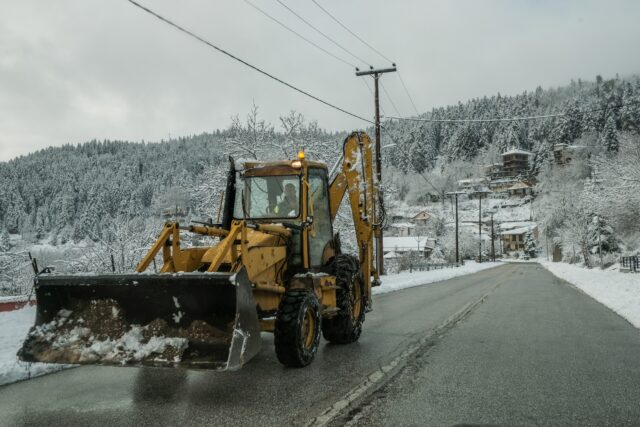 Η κακοκαιρία «Αυγή» φέρνει χιόνια, βροχές και θυελλώδεις ανέμους