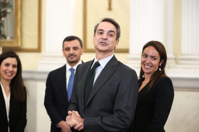 Στον «πάγο» το νομοσχέδιο για την ισότητα στον γάμο