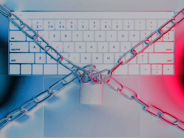 «Η φράση “ανεξάρτητη δημοσιογραφία” σε μια ευνομούμενη χώρα θα έπρεπε να είναι πλεονασμός»