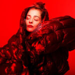 «Κάτι καίγεται»: Η Νατάσσα Μποφίλιου επιστρέφει στο VOX