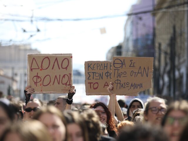 Τέμπη – 365 μέρες μετά: Το συλλογικό τραύμα παραμένει ανεπούλωτο