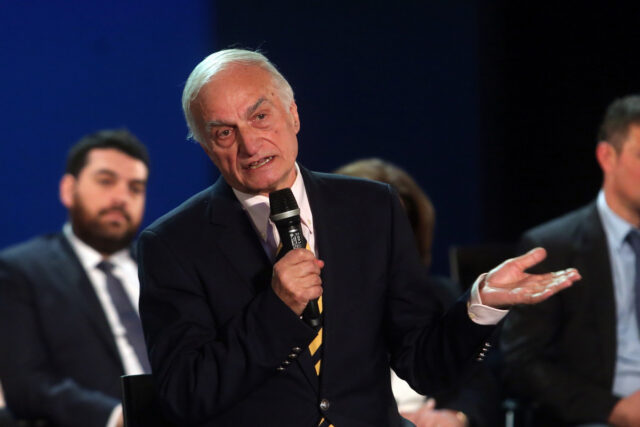 Νοσηλεύονται με μηχανική υποστήριξη ο Μ. Μαυρομάτης και η σύζυγός του