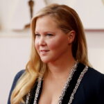 Η Έιμι Σούμερ απαντά στα σχόλια για το «πρησμένο πρόσωπό της»