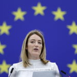 Η Ρομπέρτα Μετσόλα θα μιλήσει την Τρίτη στη Βουλή των Ελλήνων