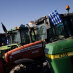 Τρίκαλα: Με τρακτέρ σε κεντρικούς δρόμους της πόλης οι αγρότες