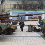 Ουκρανία: Τέσσερις νεκροί σε ρωσικό πλήγμα στη Χερσώνα