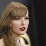 Grammy 2024: Η Τέιλορ Σουίφτ σπάει ένα ακόμη ρεκόρ και ανακοινώνει το νέο της άλμπουμ