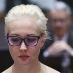 Γιούλια Ναβάλναγια: «Ο Πούτιν σκότωσε τον σύζυγό μου με νόβιτσοκ»