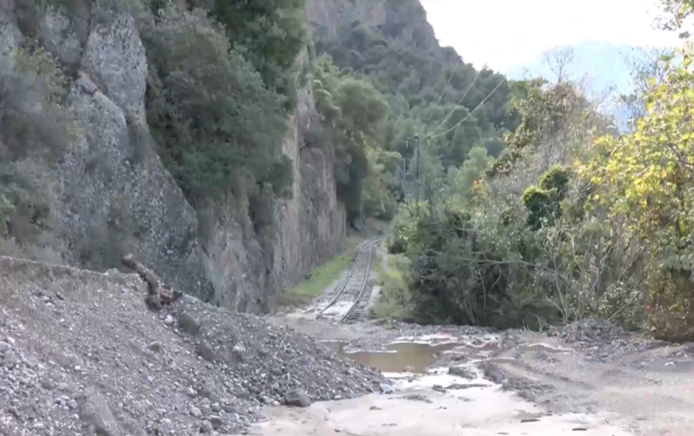 Καλάβρυτα: Επέστρεψαν οι εγκλωβισμένοι επιβάτες του Οδοντωτού