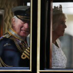 Ο βασιλιάς Κάρολος έγινε ο πρώτος μονάρχης που αποκάλυψε την εφορία του