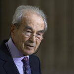 Γαλλία: Πέθανε ο Ρομπέρ Μπαντεντέρ, πρώην υπουργός που κατάργησε τη θανατική ποινή